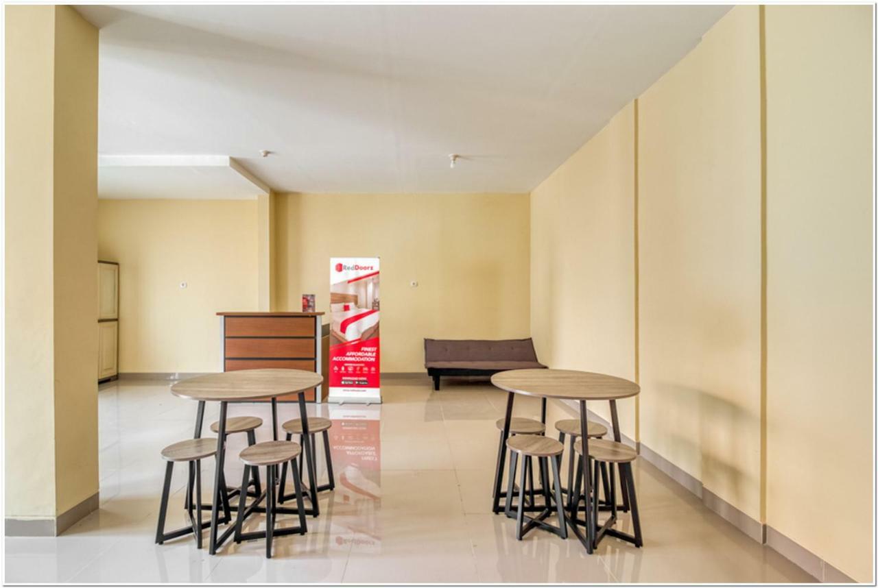 Reddoorz Near Ramai Mall Malioboro Джок'якарта Екстер'єр фото