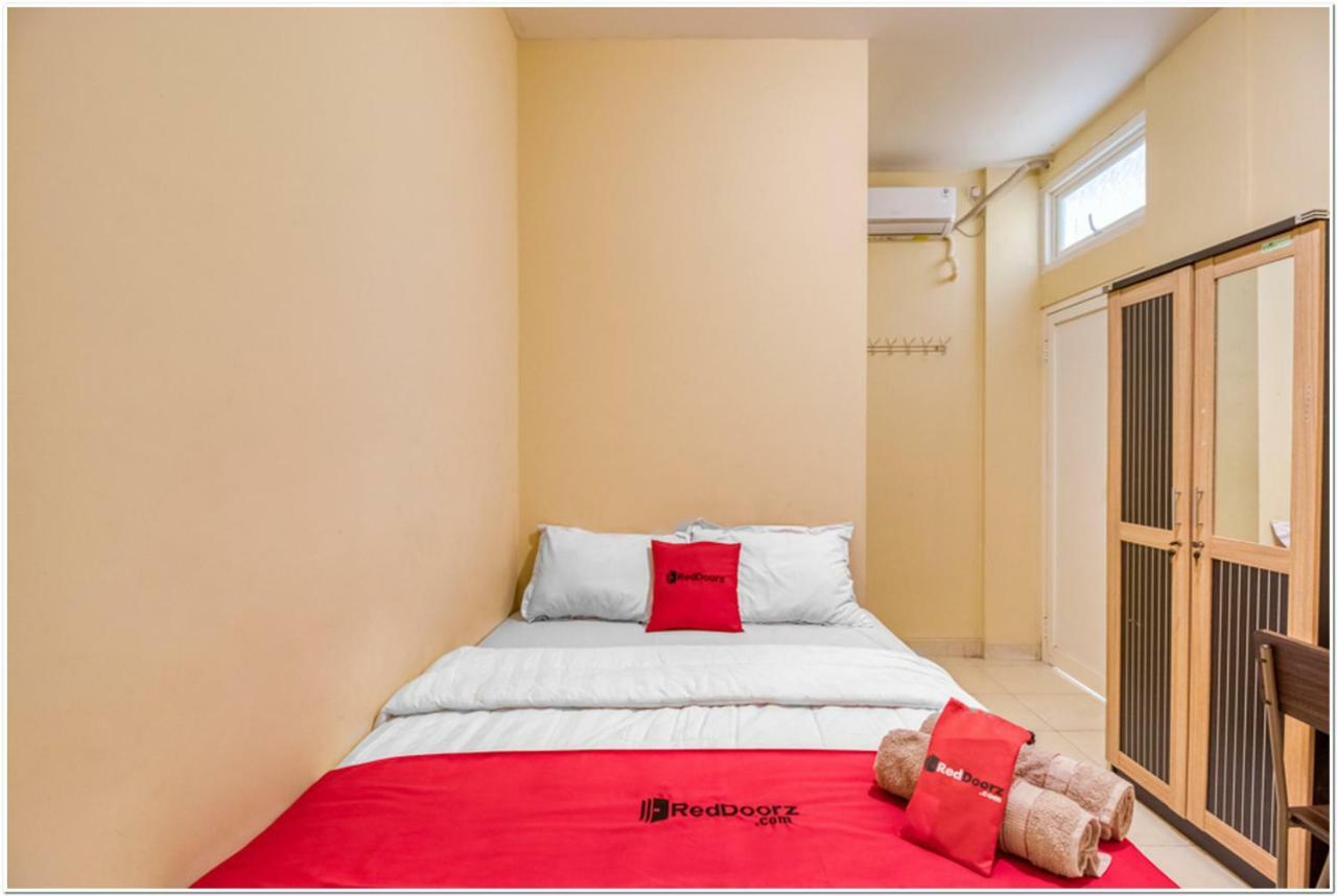 Reddoorz Near Ramai Mall Malioboro Джок'якарта Екстер'єр фото